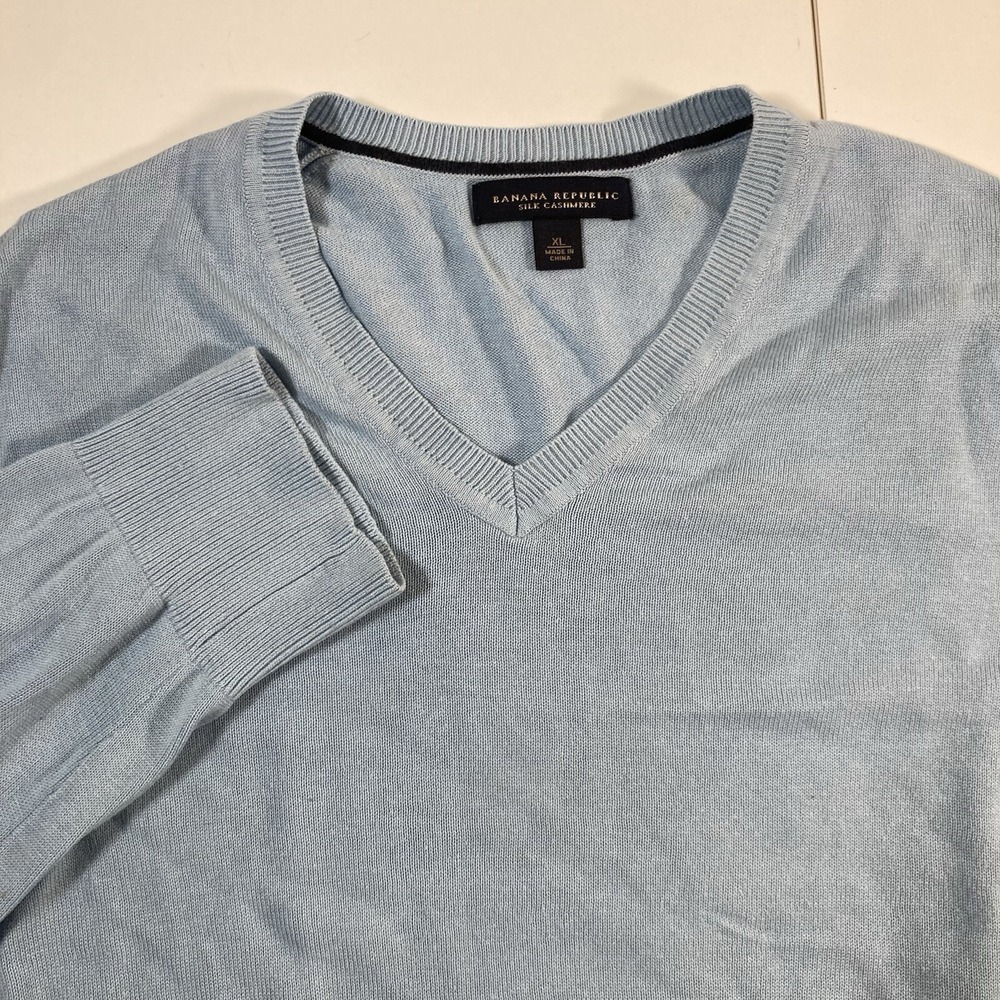 Banana Republic V Neck Sweater XL Blue Luxury Blend Knit Silk Cashmere‎ Blend